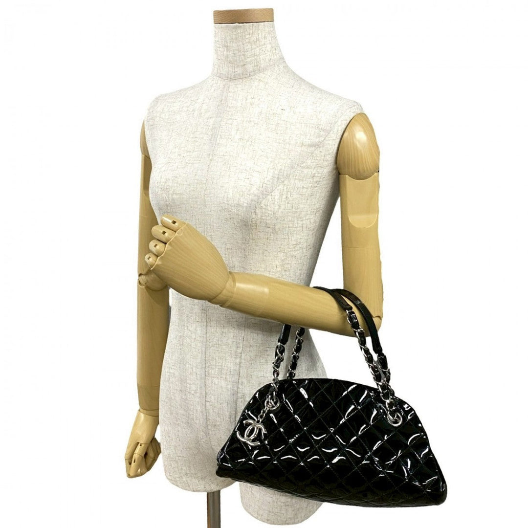 CHANEL Handbag Patent leather black Matrasse