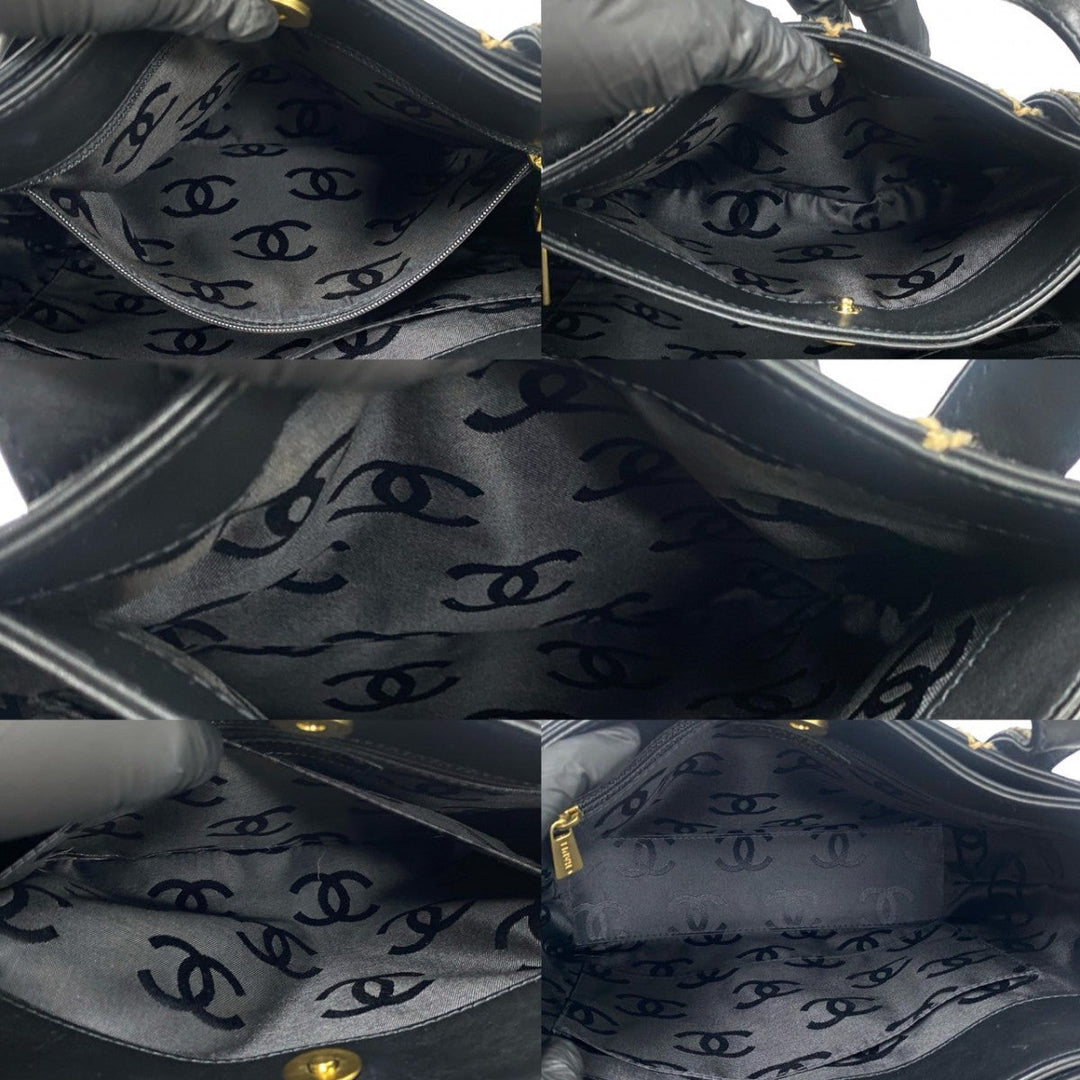 CHANEL Handbag leather black