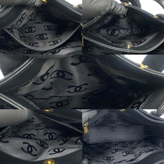 CHANEL Handbag leather black