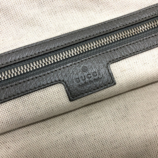 GUCCI Tote Bag 779510 canvas white Embossed logo canvas unisex(Unisex) Used Authentic