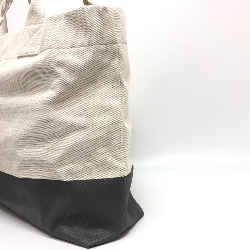 GUCCI Tote Bag 779510 canvas white Embossed logo canvas unisex(Unisex) Used Authentic