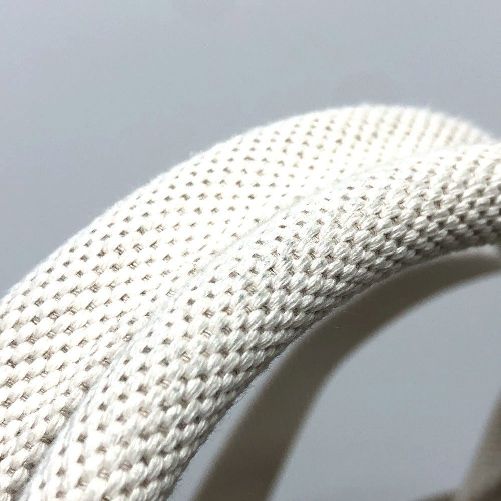 GUCCI Tote Bag 779510 canvas white Embossed logo canvas unisex(Unisex) Used Authentic