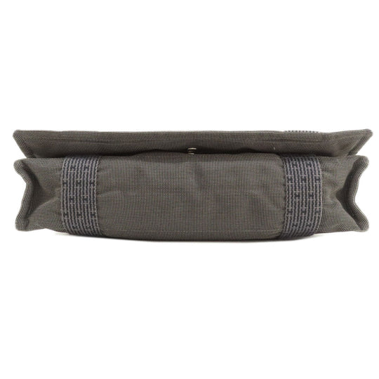 HERMES Shoulder Bag canvas gray Her Line  Bassus mens(Unisex) Used Authentic
