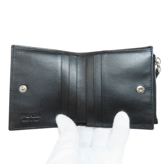 PRADA Bifold Wallet enamel black logo Women(Unisex) Used Authentic