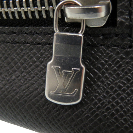 LOUIS VUITTON business bag M30212 Taiga black Taiga True Toilet Ardoise business bag pouch mens Used Authentic