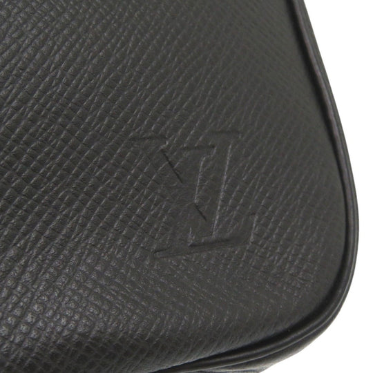 LOUIS VUITTON business bag M30212 Taiga black Taiga True Toilet Ardoise business bag pouch mens Used Authentic