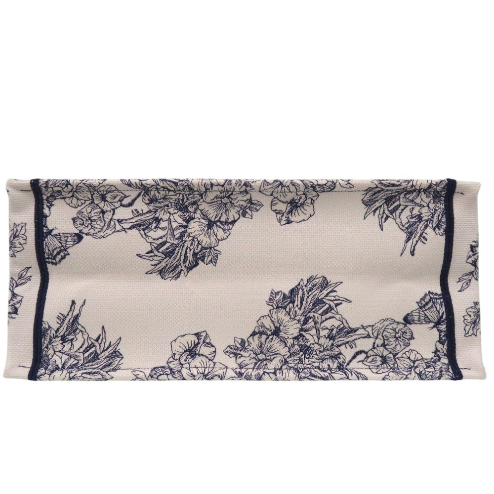 Christian Dior Handbag canvas white Book Tote Large Embroidered Handbag unisex(Unisex) Used Authentic