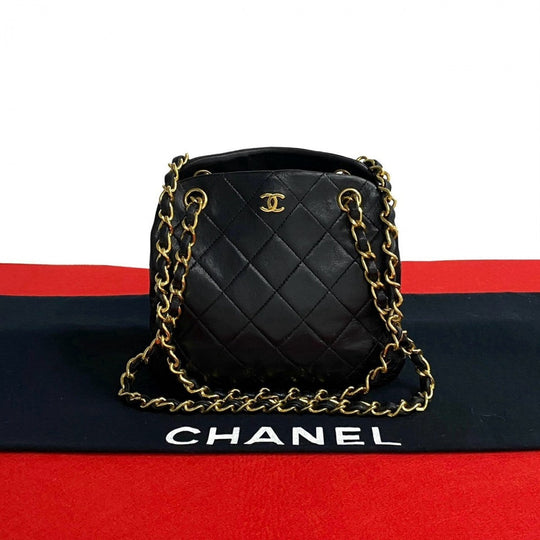 CHANEL Shoulder Bag lambskin black Matrasse