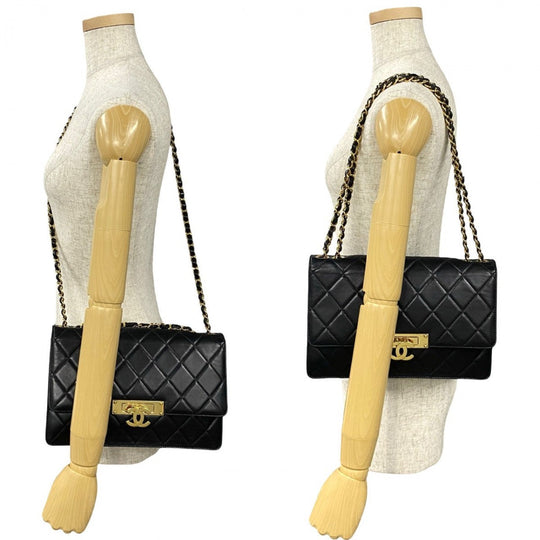 CHANEL Shoulder Bag lambskin black