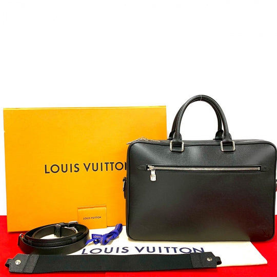 LOUIS VUITTON Shoulder Bag leather black Taiga Porto Documan-Voyage
