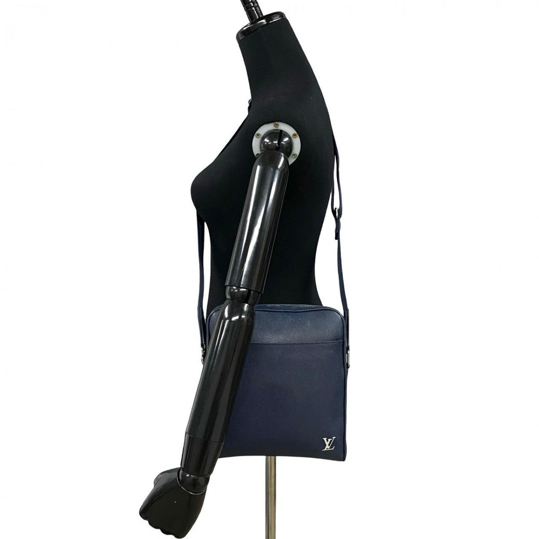 LOUIS VUITTON Shoulder Bag leather Navy Taiga Messenger PPM