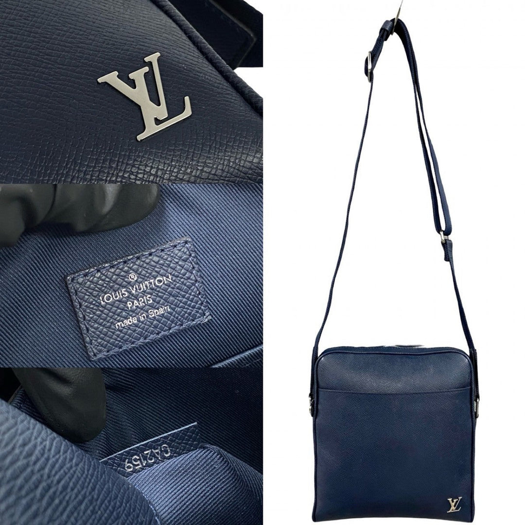 LOUIS VUITTON Shoulder Bag leather Navy Taiga Messenger PPM