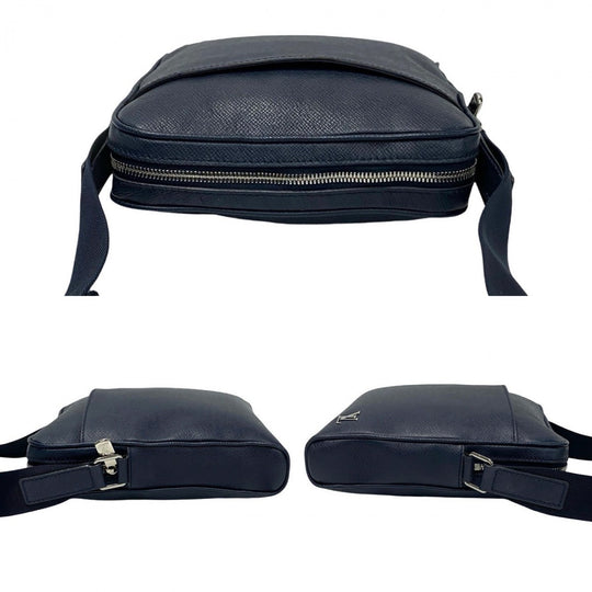 LOUIS VUITTON Shoulder Bag leather Navy Taiga Messenger PPM