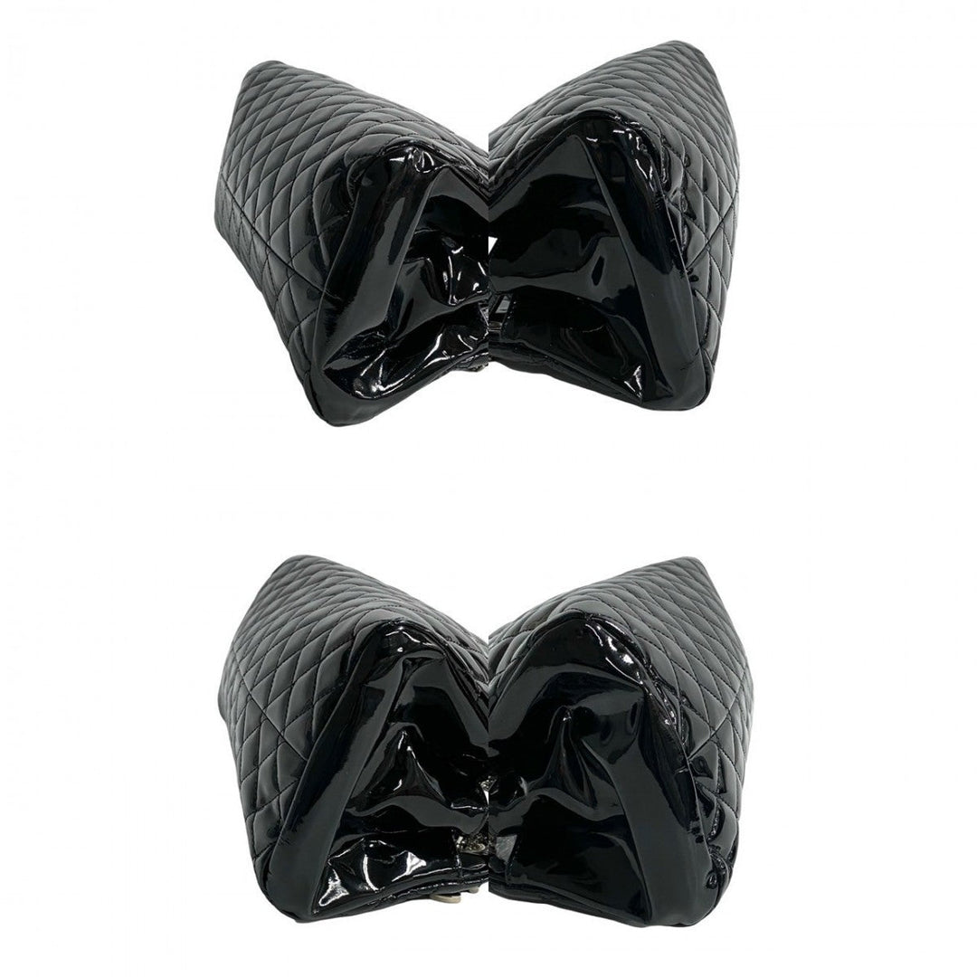 CHANEL Shoulder Bag Patent leather black Matrasse