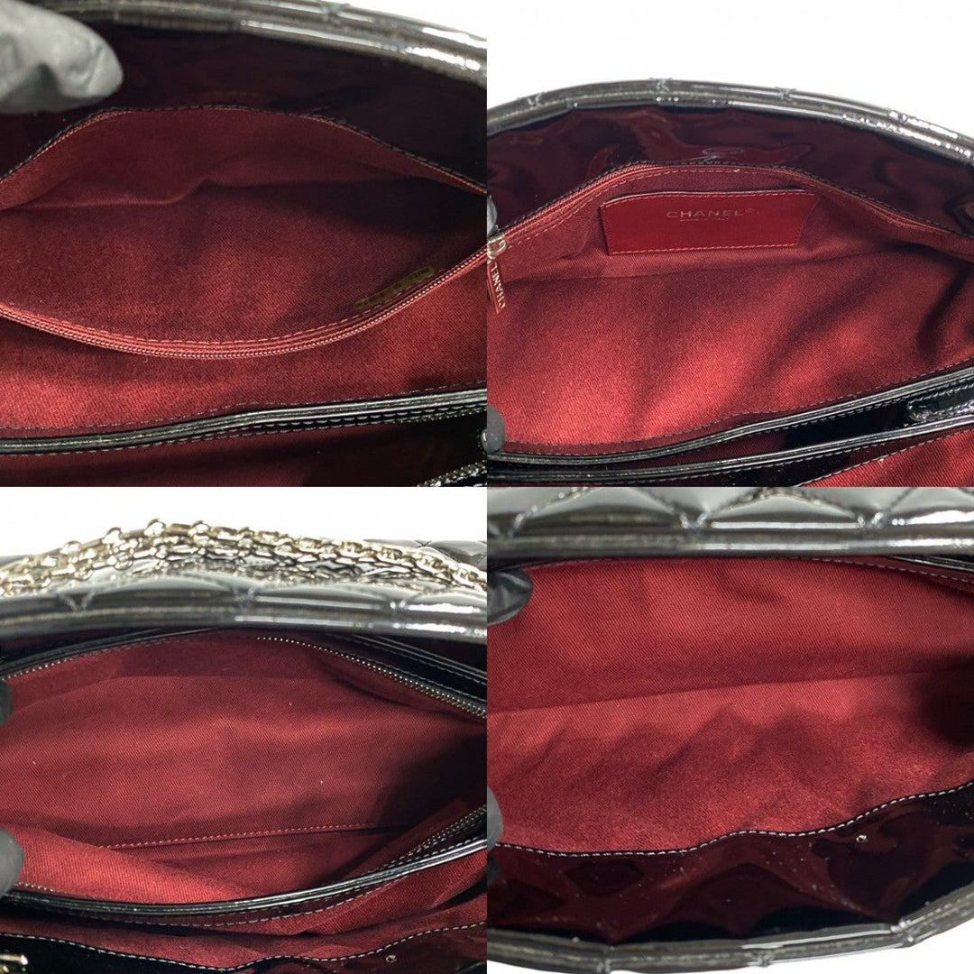 CHANEL Shoulder Bag Patent leather black Matrasse
