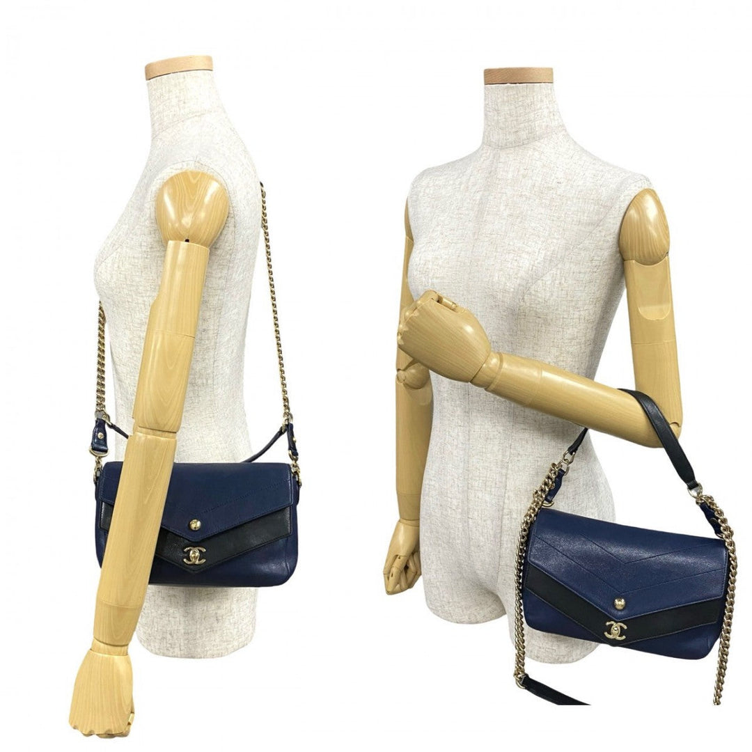 CHANEL Shoulder Bag leather Navy