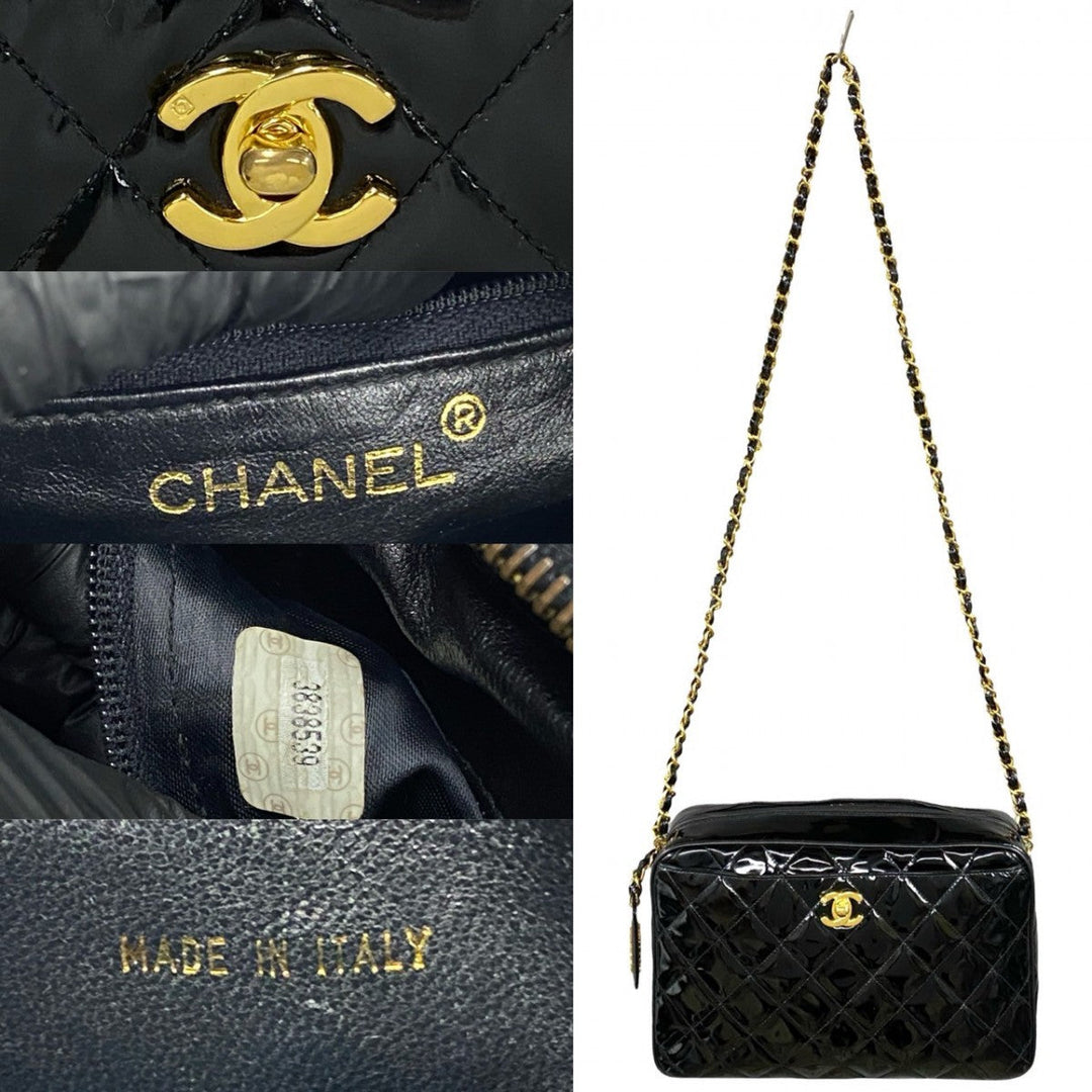 CHANEL Shoulder Bag Patent leather black Matrasse