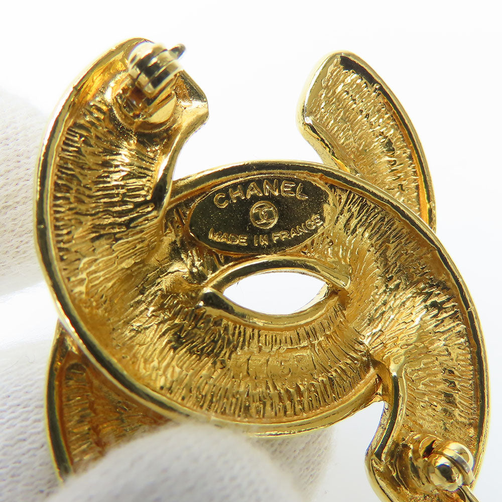 CHANEL Brooch metal gold Matelasse stitch Women Used Authentic