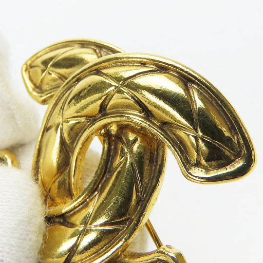 CHANEL Brooch metal gold Matelasse stitch Women Used Authentic
