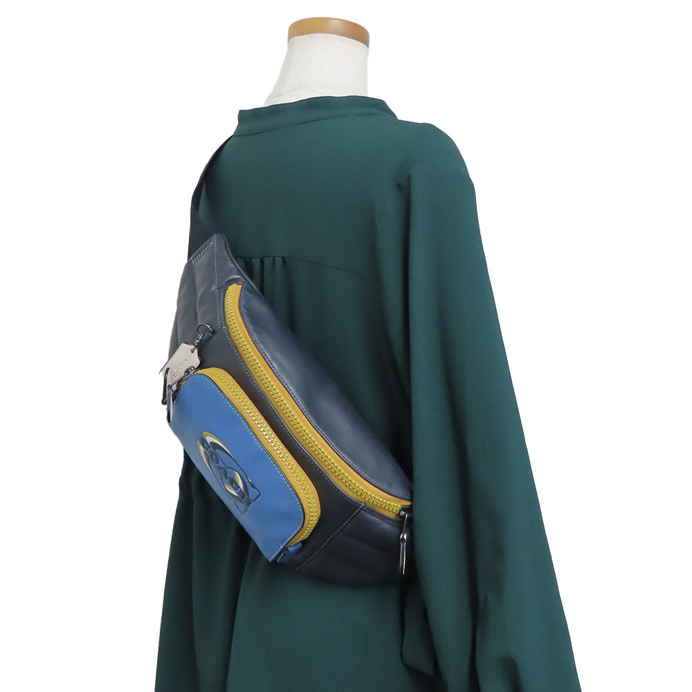 COACH Sling bag CE552 leather Navy Quilting and Coach Stamp mens Used Authentic