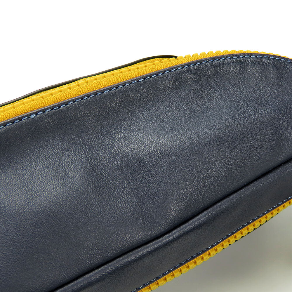 COACH Sling bag CE552 leather Navy Quilting and Coach Stamp mens Used Authentic