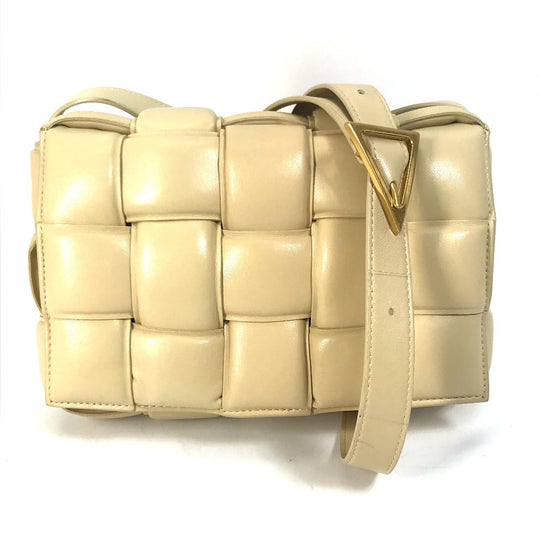 BOTTEGAVENETA Shoulder Bag 717506 leather beige Padded cassette Women Used Authentic