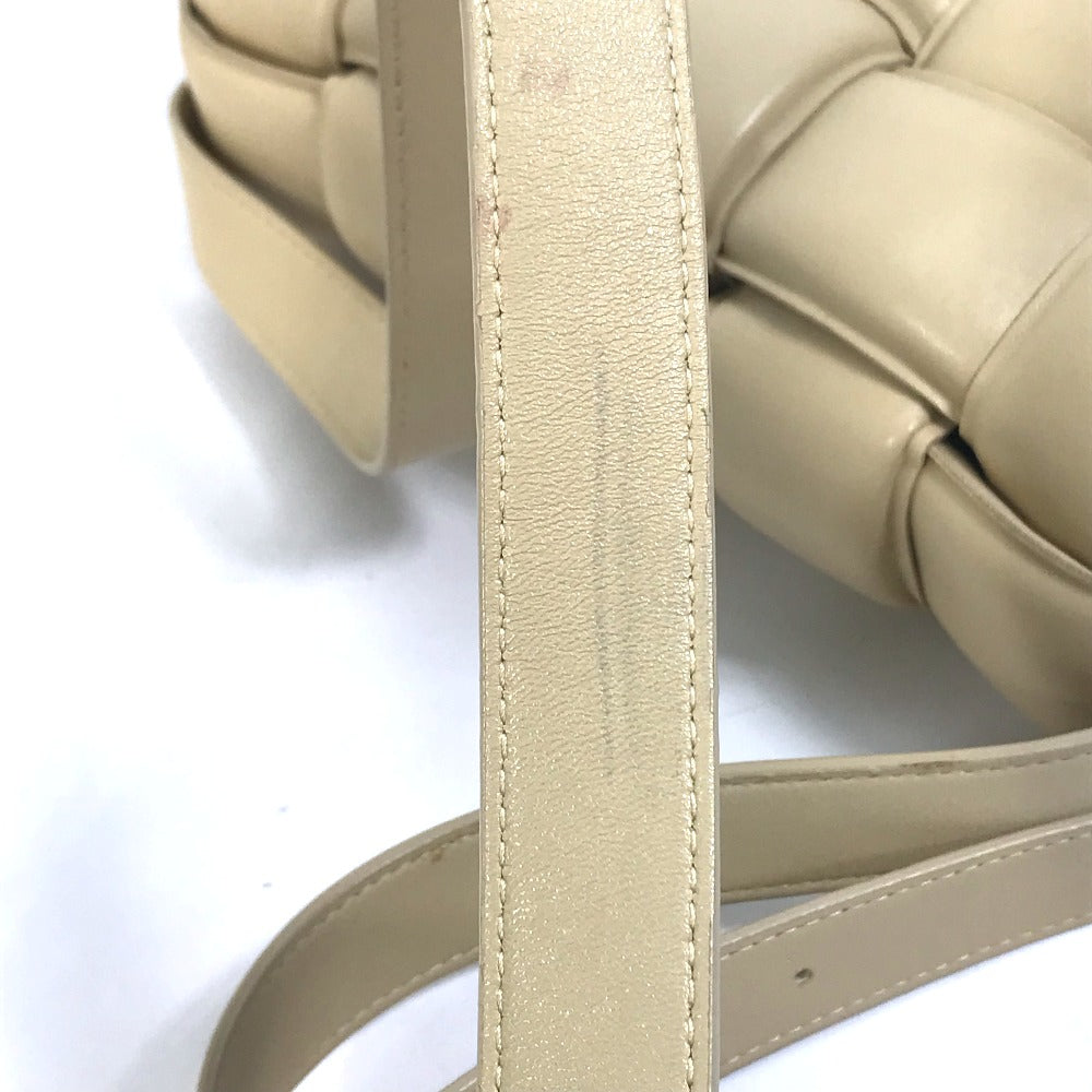 BOTTEGAVENETA Shoulder Bag 717506 leather beige Padded cassette Women Used Authentic