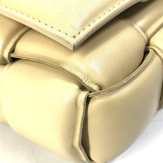 BOTTEGAVENETA Shoulder Bag 717506 leather beige Padded cassette Women Used Authentic