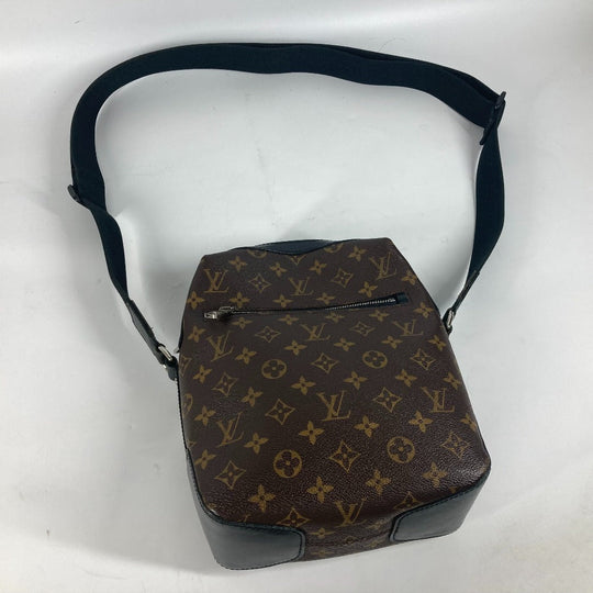 LOUIS VUITTON Shoulder Bag M40635 Monogram canvas Brown Monogram macacer Torres PM unisex(Unisex) Used Authentic