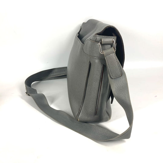 LOUIS VUITTON Shoulder Bag M32623 Taiga Leather gray Taiga Roman MM mens Used Authentic