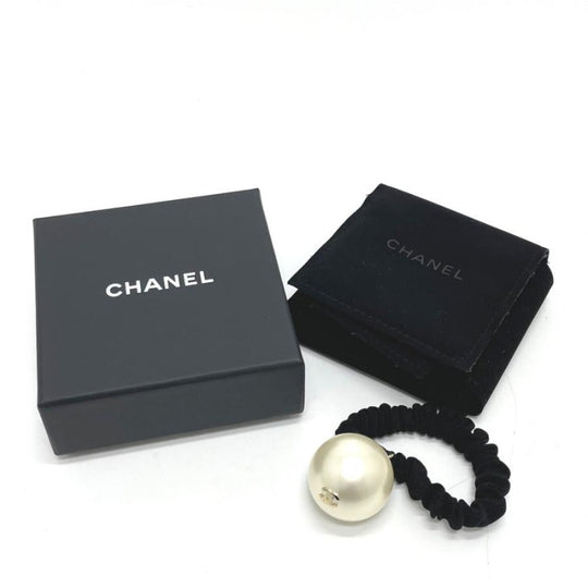 CHANEL Hair rubber Fake pearls, rubber Black x white CC COCO Mark Shush Women Used Authentic