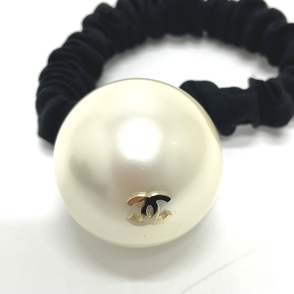 CHANEL Hair rubber Fake pearls, rubber Black x white CC COCO Mark Shush Women Used Authentic