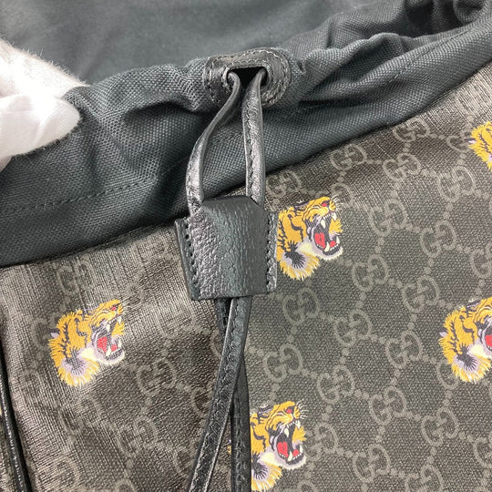 GUCCI Backpack 696013 GG Supreme Canvas black Interlocking G Medium backpack mens Used Authentic