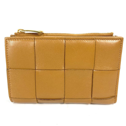 BOTTEGAVENETA Folded wallet 667130 leather beige Compact wallet Medium Cassette Bifold Wallet Zipper Wallet Women Used Authentic