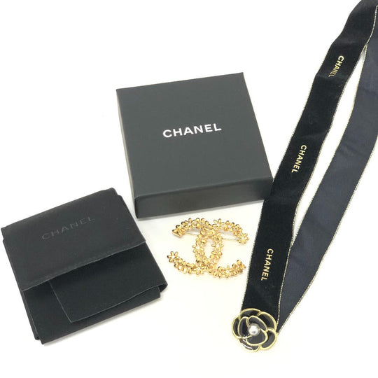 CHANEL Brooch metal gold 23A CC COCO Mark Flower Rhinestone