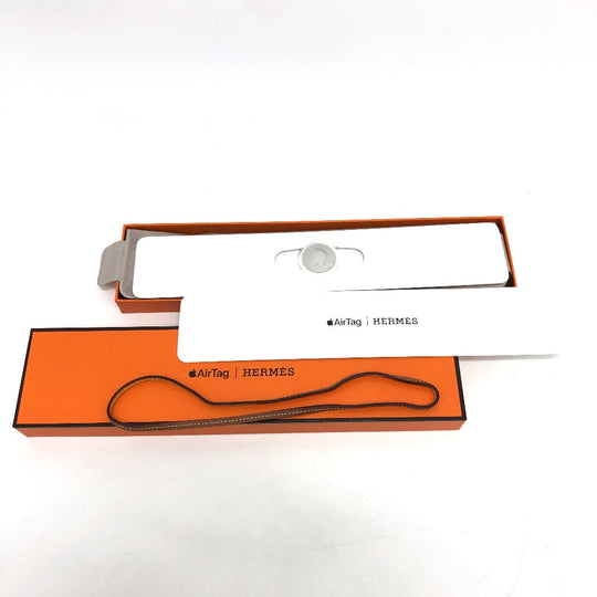 HERMES charm leather Brown Serie Apple AirTag air tag apple unisex(Unisex) Used Authentic