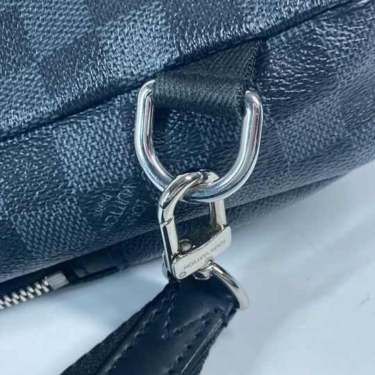 LOUIS VUITTON Shoulder Bag N40237 Damier Grafitto Canvas Black x gray Damier Grafitte Avenue sling bag mens Used Authentic