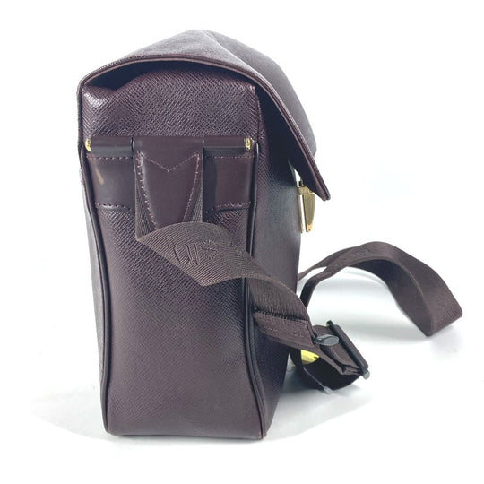 LOUIS VUITTON Shoulder Bag M30826 Taiga Leather purple Taiga Yaranga mens Used Authentic