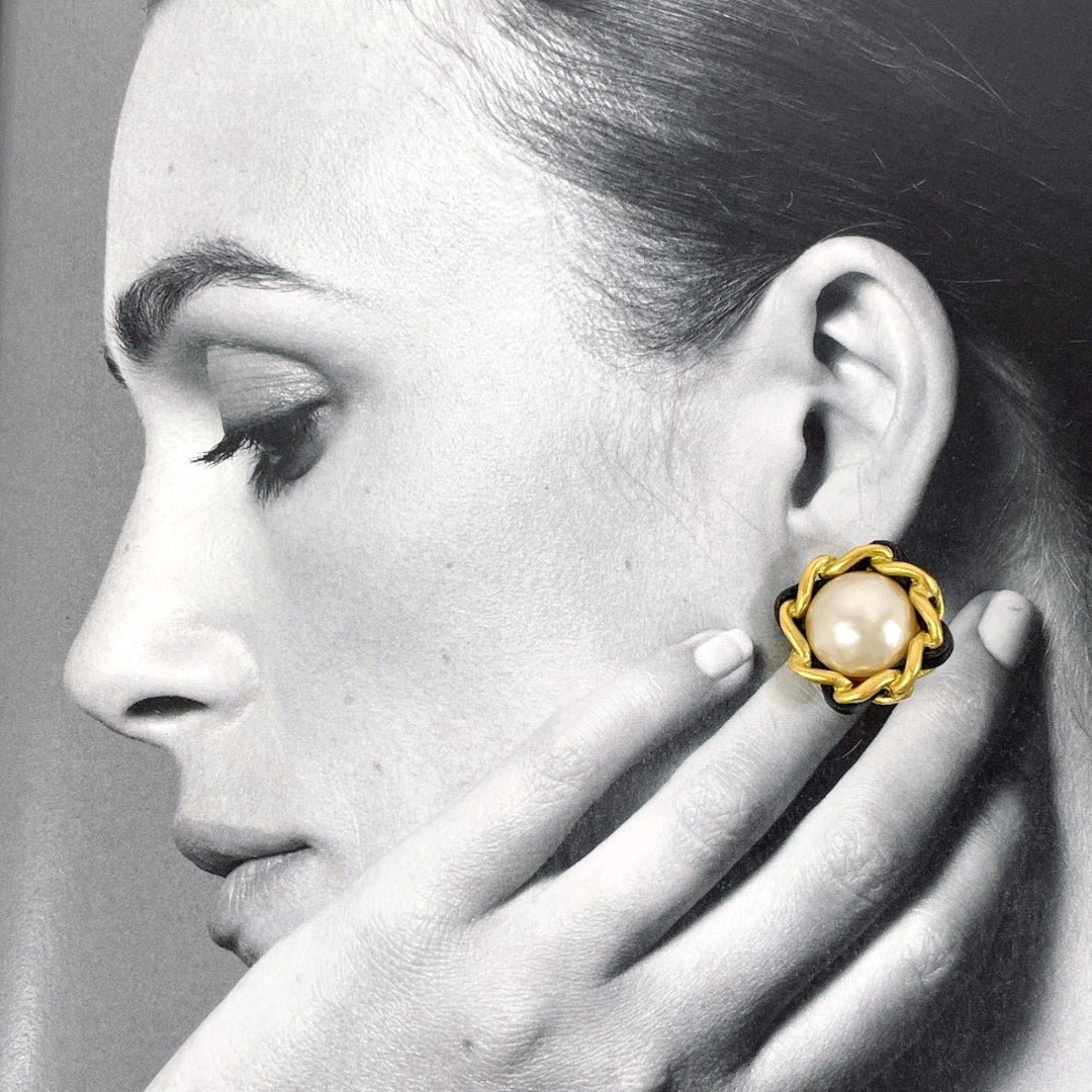 CHANEL Earring Gold Plated, Faux Pearl gold