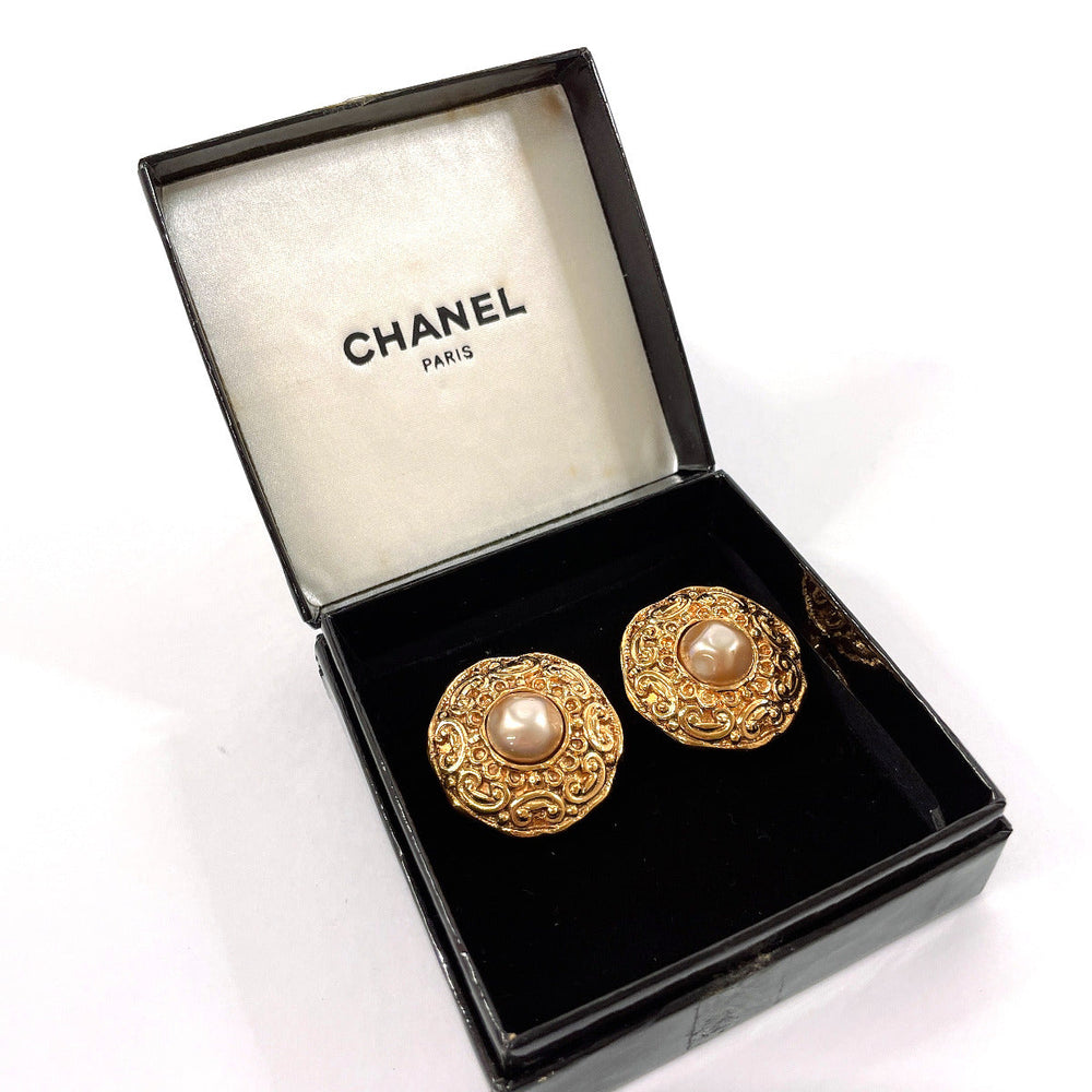 CHANEL Earring Gold Plated, Faux Pearl gold vintage
