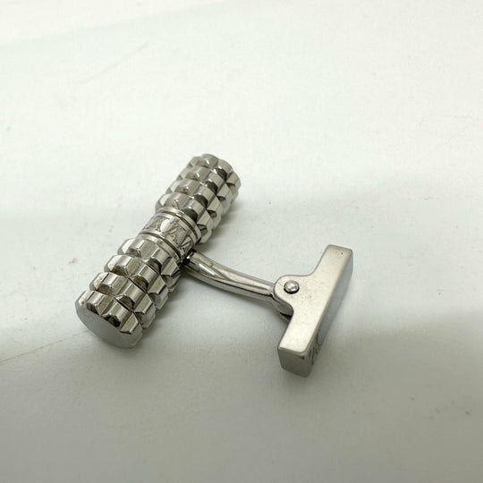 LOUIS VUITTON cuffs M66358 metal Silver Bouton de manchette digit