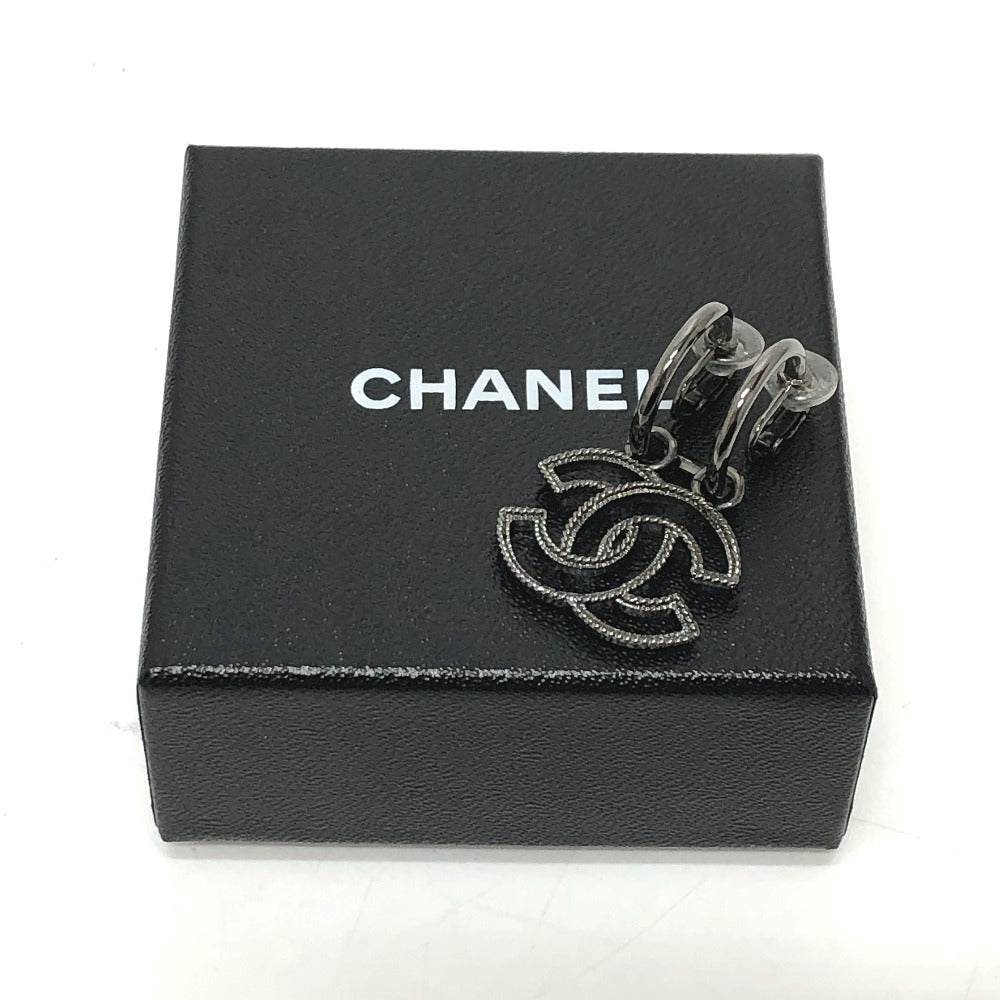 CHANEL Earring metal black CC COCO Mark Women Used Authentic