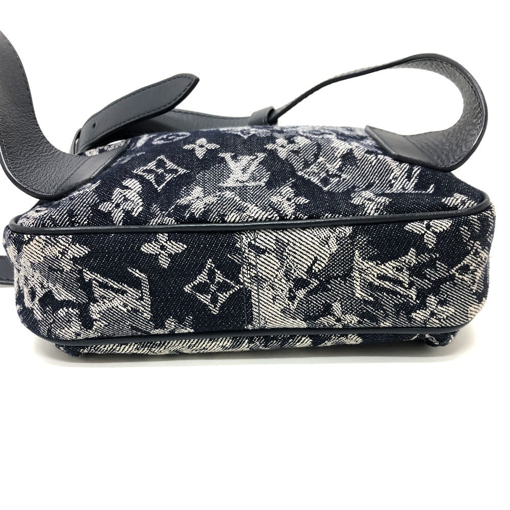 LOUIS VUITTON Sling bag M57281 canvas Navy Monogram tapestry Bum back mens Used Authentic