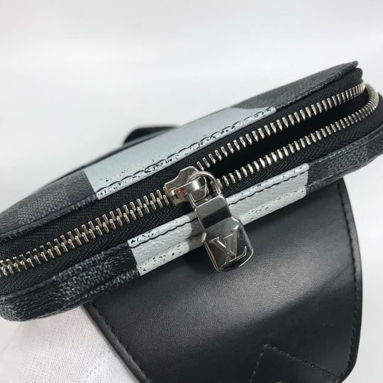 LOUIS VUITTON Sling bag N40403 Damier Graffit Giant Canvas black Damier Graphite Giant Avenue Slingback mens Used Authentic