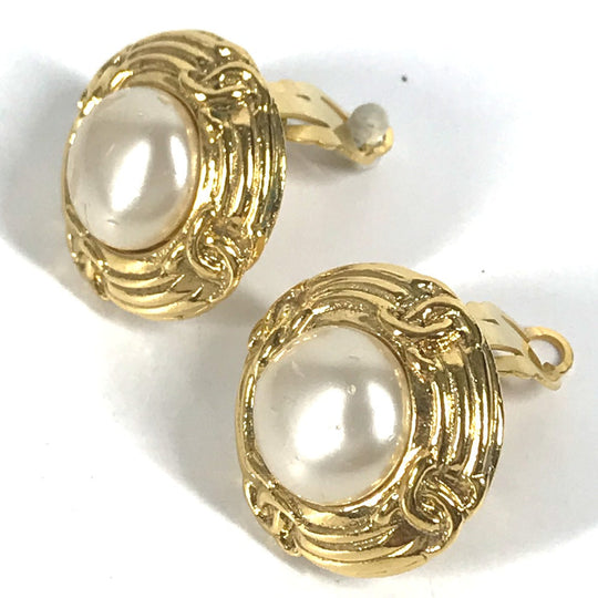 CHANEL Earring metal gold vintage CC COCO Mark 4-row fake pearl Women Used Authentic