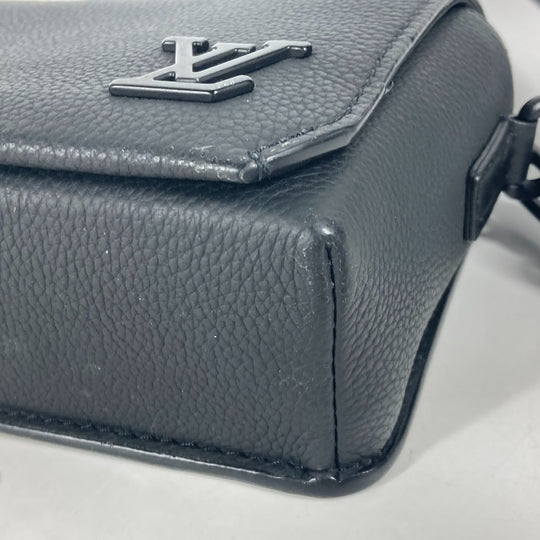 LOUIS VUITTON Shoulder Bag M82085 Cowhide leather black LV Aerogram Fastline Wearable Wallet mens Used Authentic