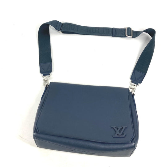LOUIS VUITTON Shoulder Bag M21363 Cowhide leather Navy LV Aerogram takeoff messenger mens Used Authentic