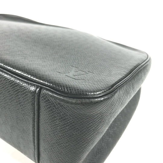 LOUIS VUITTON business bag M30212 Taiga Leather black Taiga Truth Cracking Tat GM mens Used Authentic