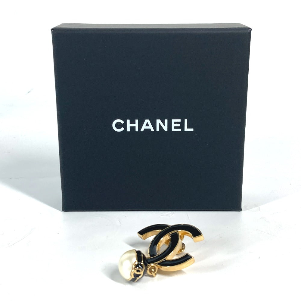 CHANEL Brooch metal gold B24S CC COCO Mark Fake Pearl Women Used Authentic