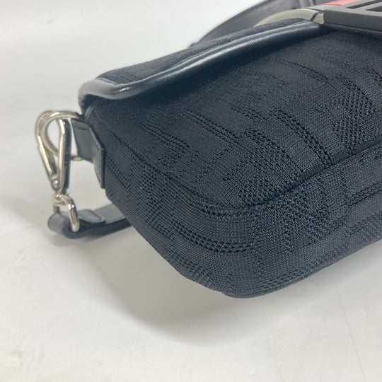 FENDI Shoulder Bag 7VA472 Mesh, Leather, Rubber black mesh Mamma Bucket mens Used Authentic